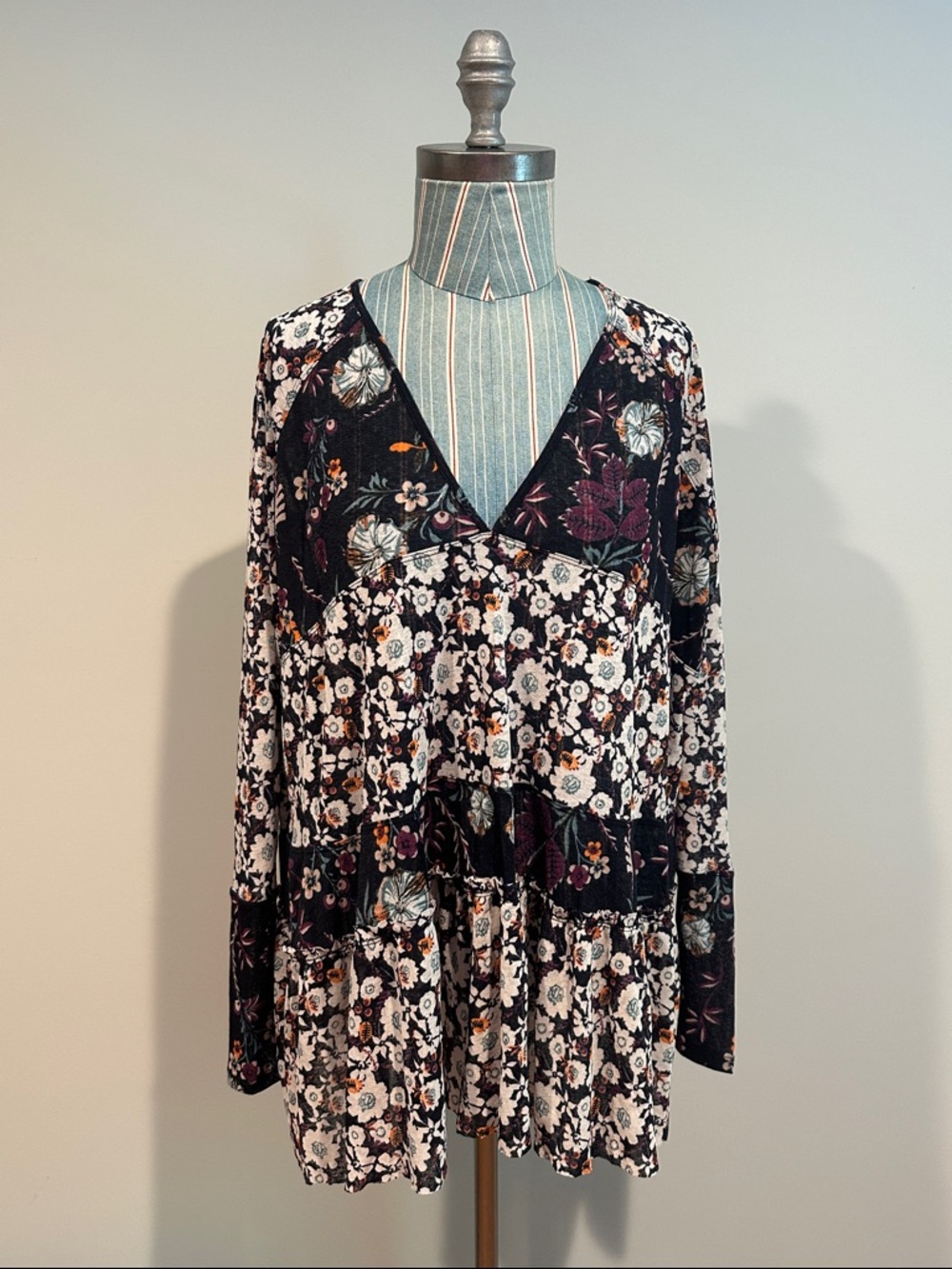 Free People Isabelle Black Floral V-Neck Tunic XS with Cream and Purple Accents
